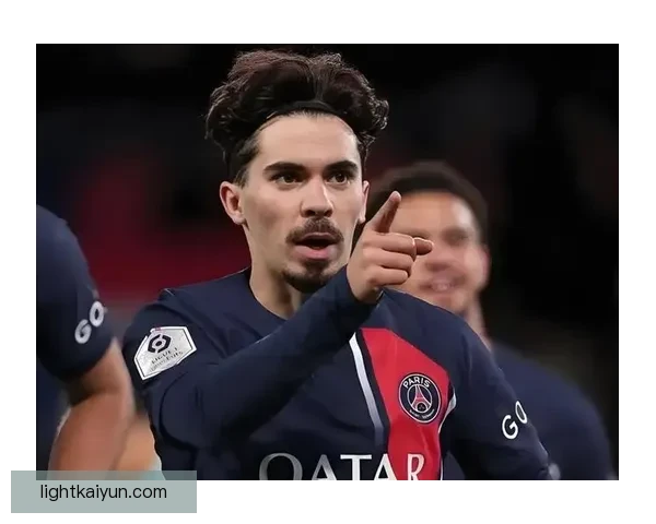 维蒂尼亚传球能力稳健，展现出持续提升的技术水平与比赛影响力