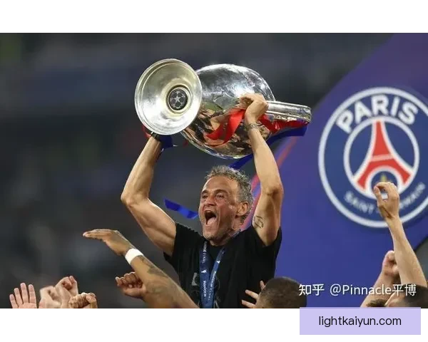 恩里克球队执行标准呈现积极状态，战术配合与技术细节优化明显提升。