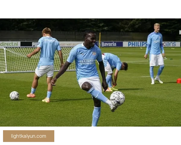 埃因霍温本赛季防守数据表现稳健，失球数位居联赛前列平均水平